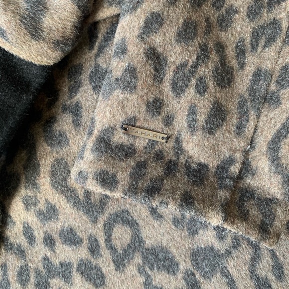 Tahari Ella Leopard Wrap Jacket - Picture 3 of 4
